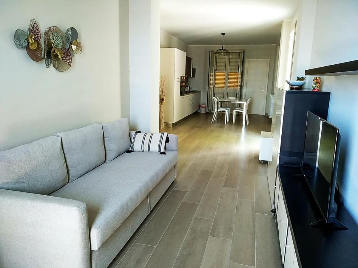 Appartamento Casa del Bosco Milo Esterno foto